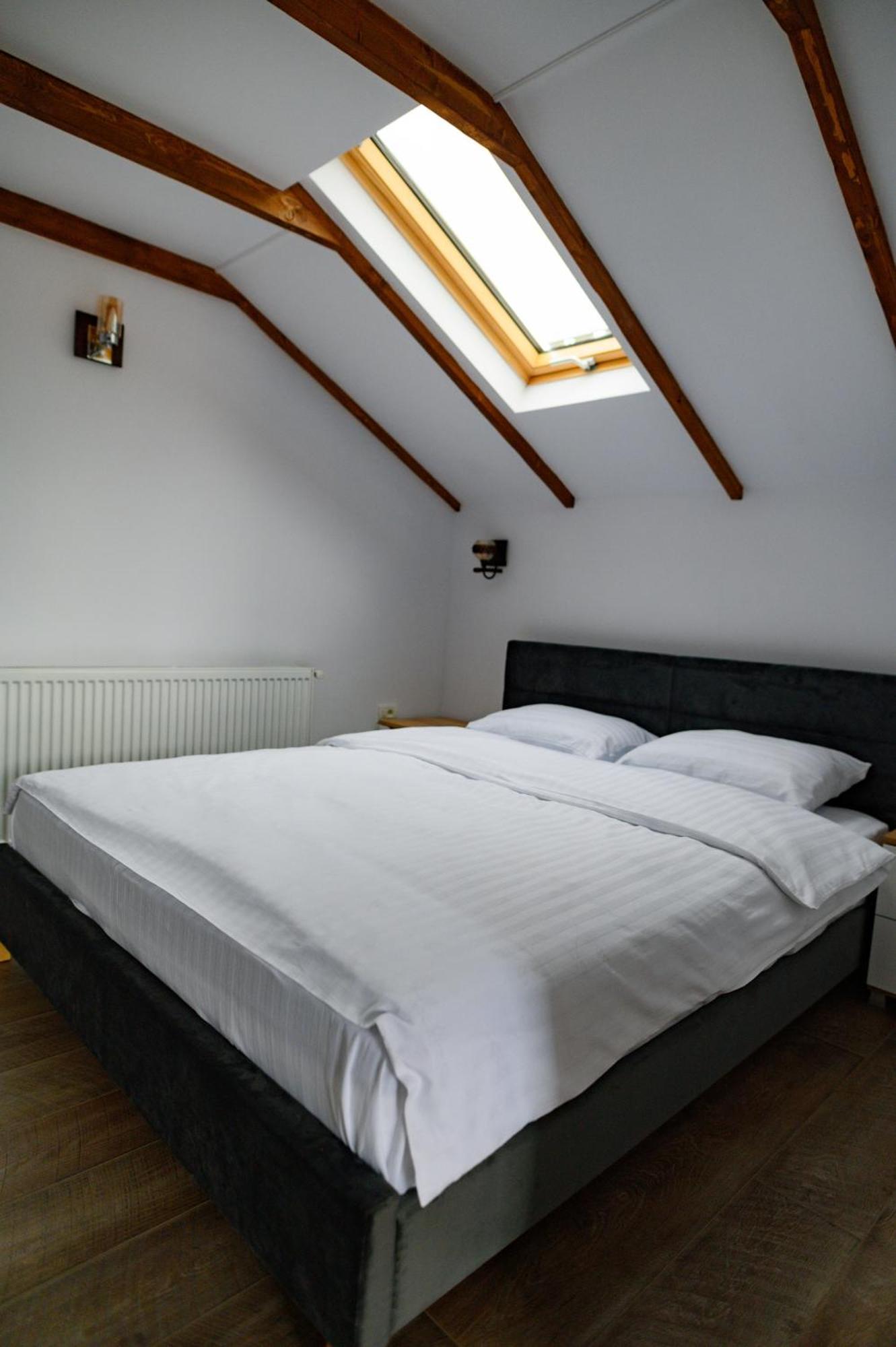 Luxury Attic Villa Curtea De Arges Ngoại thất bức ảnh