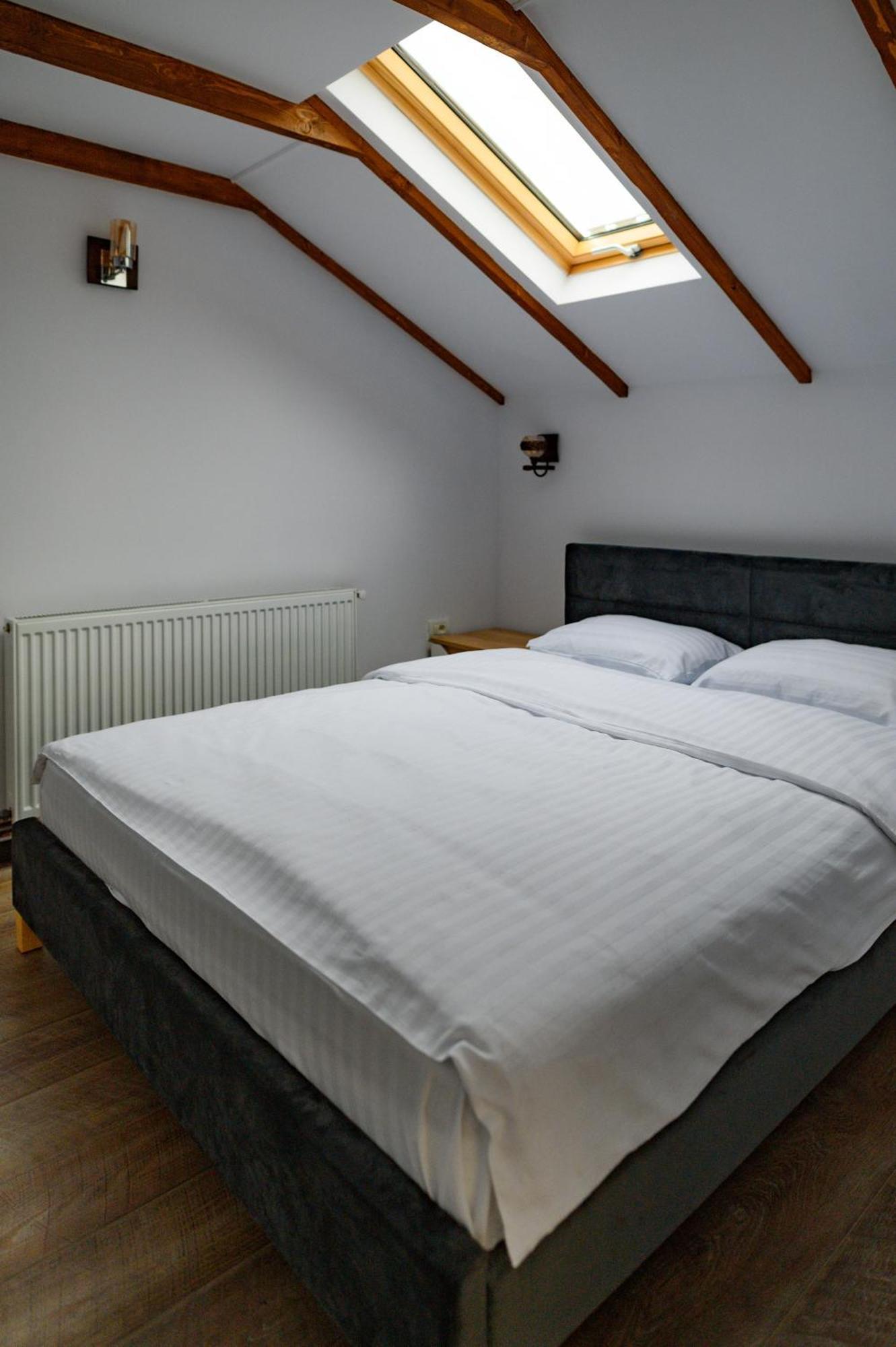 Luxury Attic Villa Curtea De Arges Ngoại thất bức ảnh